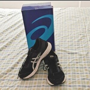 Men's Asics 11.5 sneakers